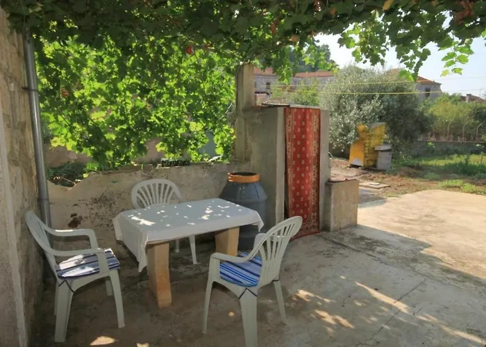 House - 8289 Lastovo